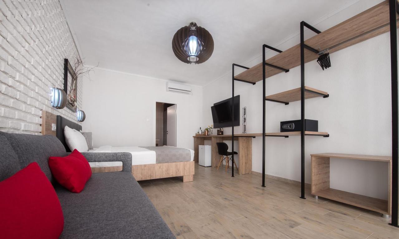 Отель Boutique 23 Дуэзечи-ши-Трей Аугуст Экстерьер фото