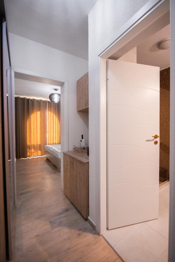 Отель Boutique 23 Дуэзечи-ши-Трей Аугуст Экстерьер фото