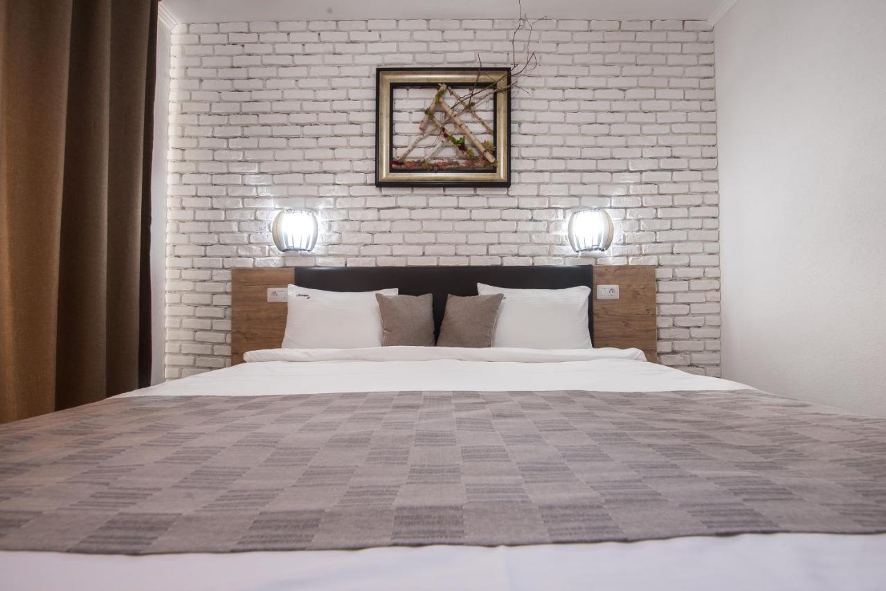 Отель Boutique 23 Дуэзечи-ши-Трей Аугуст Экстерьер фото