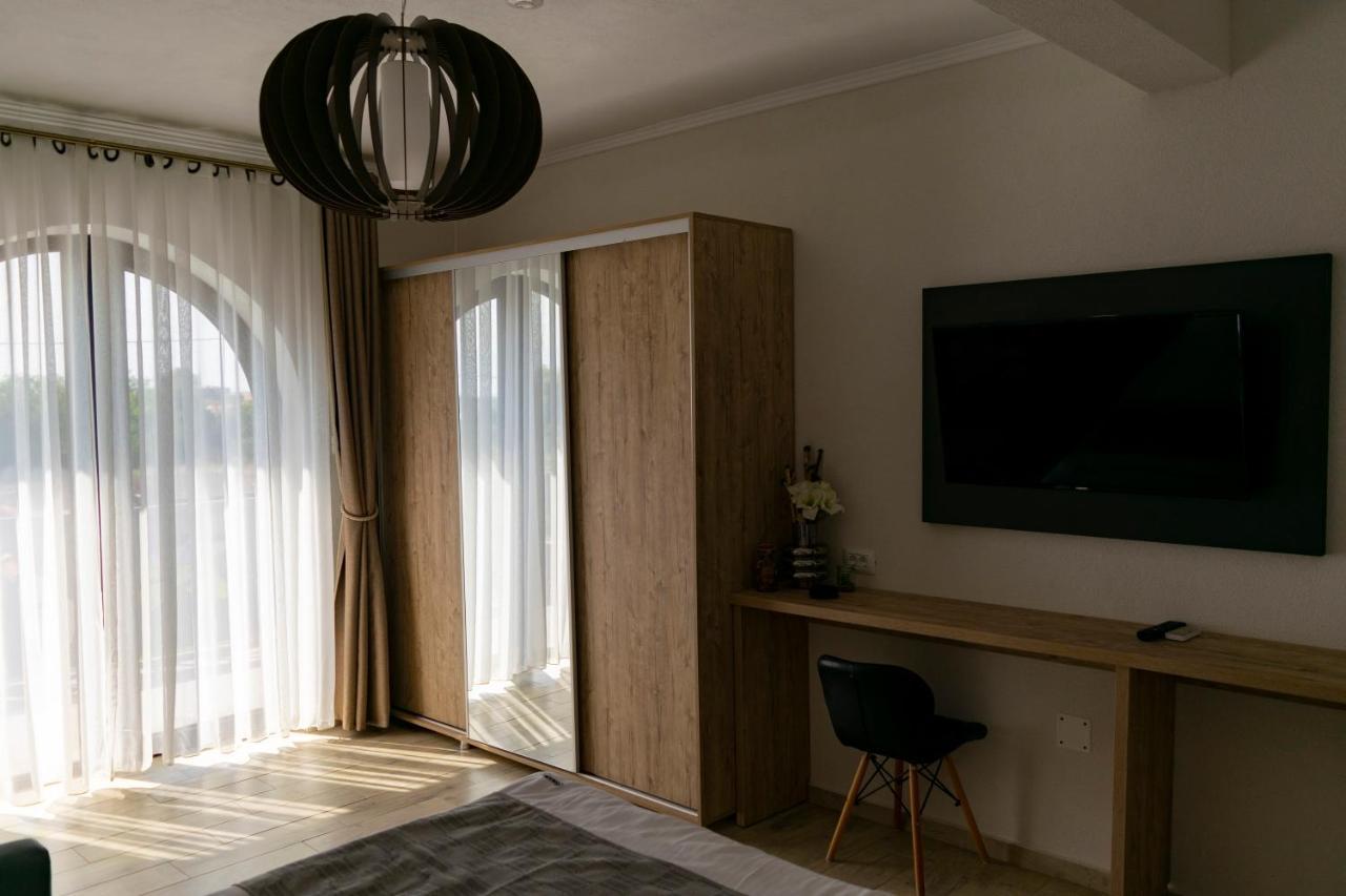 Отель Boutique 23 Дуэзечи-ши-Трей Аугуст Экстерьер фото