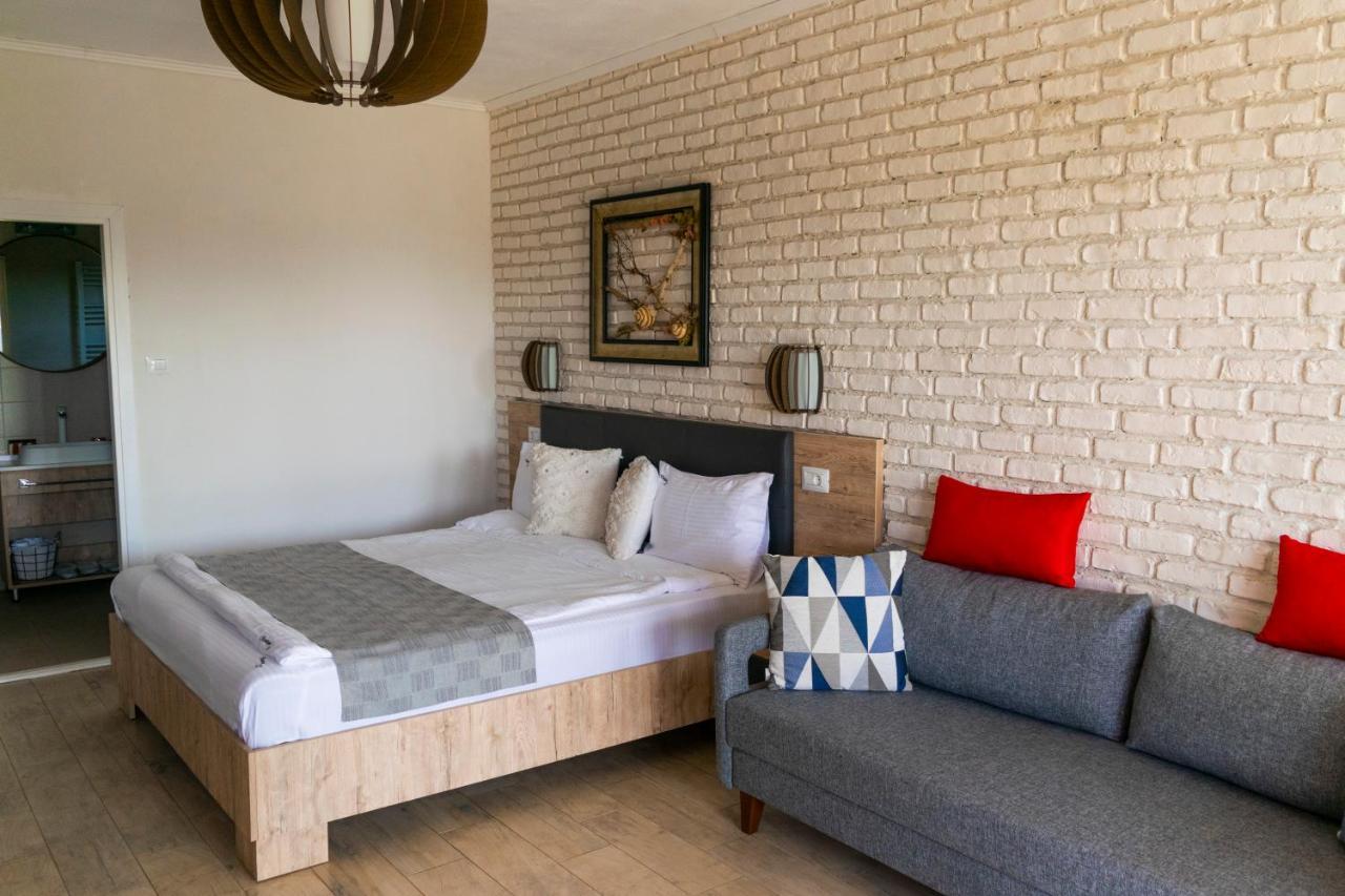 Отель Boutique 23 Дуэзечи-ши-Трей Аугуст Экстерьер фото