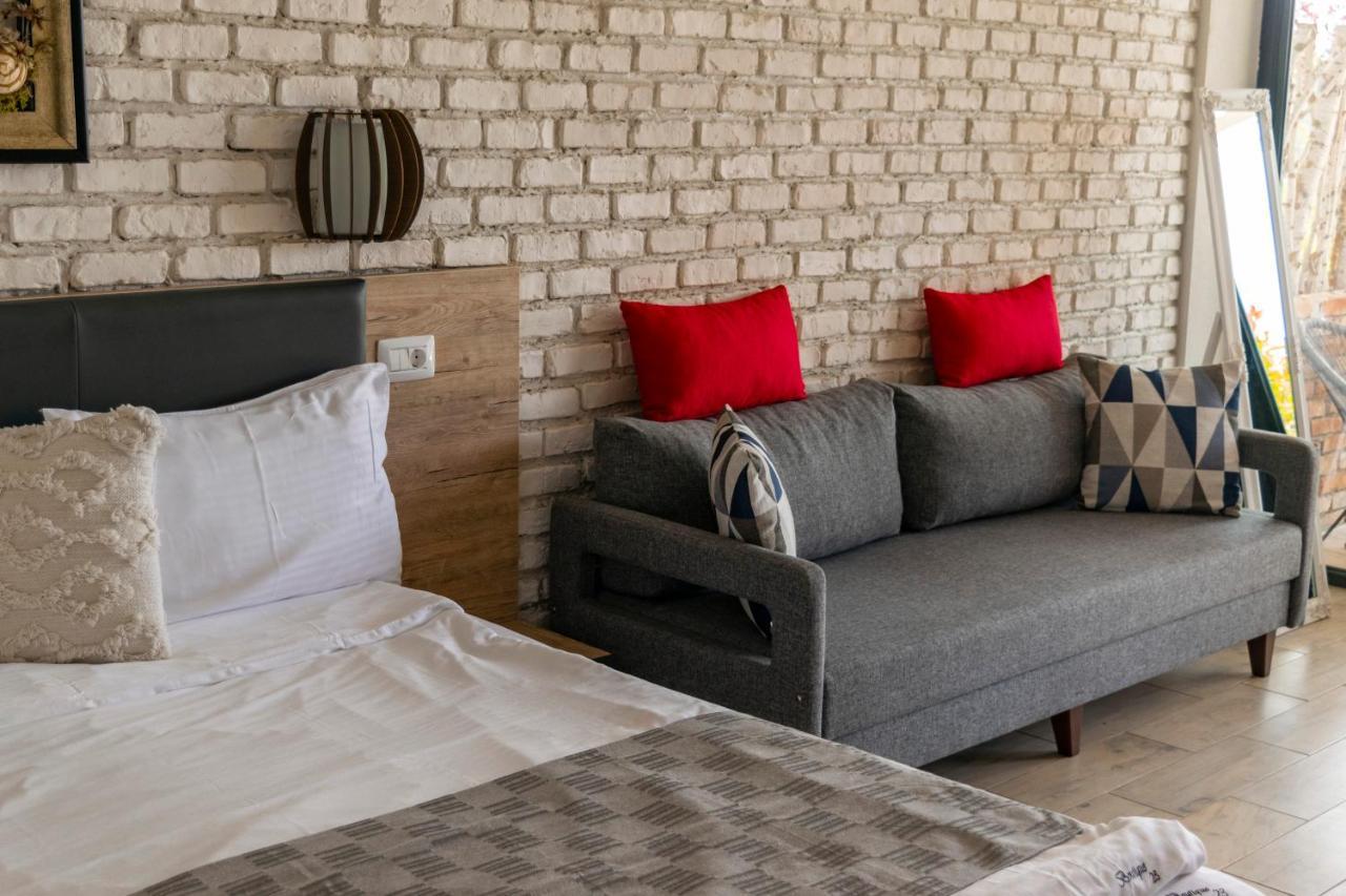 Отель Boutique 23 Дуэзечи-ши-Трей Аугуст Экстерьер фото