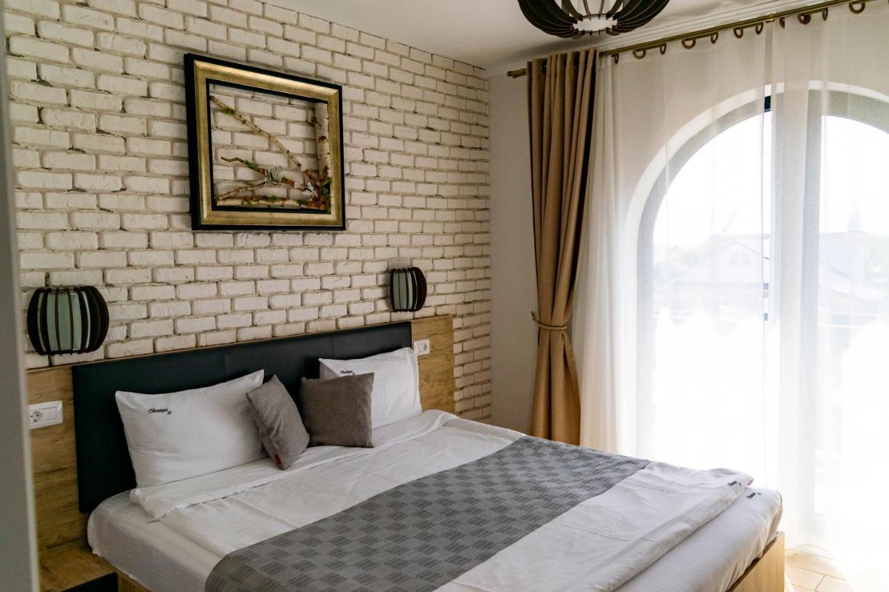 Отель Boutique 23 Дуэзечи-ши-Трей Аугуст Экстерьер фото